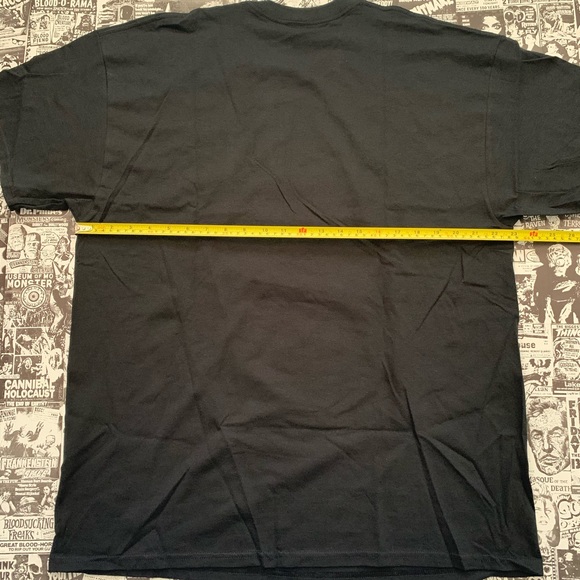 Kiss T-Shirt - Picture 9 of 10